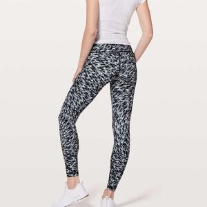 Lululemon Speed Wunder Tight *Central Saint Martins Nulux 28"
Fractal Speed Wund